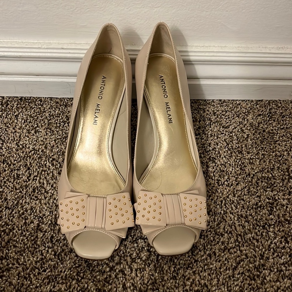 Antonio Melani bow heels